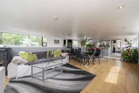 4 bedroom houseboat for sale, Staines Road, Chertsey KT16