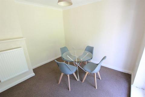 4 bedroom end of terrace house to rent, Four Acres, Stevenage, Hertfordshire, SG1 3PL.