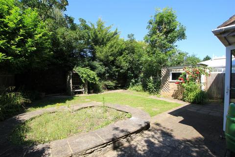 4 bedroom end of terrace house to rent, Four Acres, Stevenage, Hertfordshire, SG1 3PL.