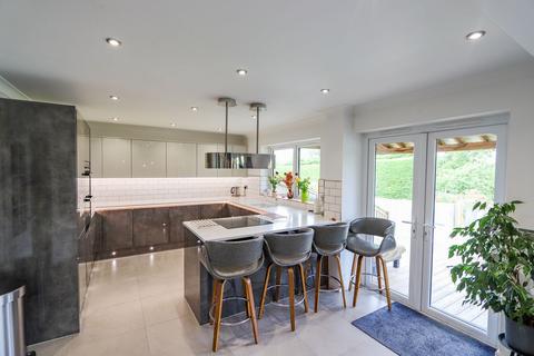 4 bedroom detached house for sale, Virgins Lane, Battle, TN33