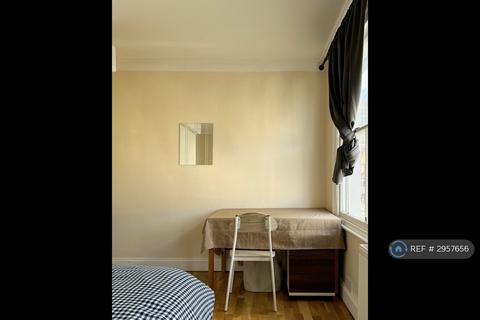 Studio to rent, Mercia Grove, London, SE13