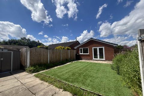 2 bedroom bungalow for sale, 2 Tulip Close, Chadderton