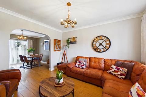 3 bedroom semi-detached house for sale, Meadway, Streethouse, Pontefract