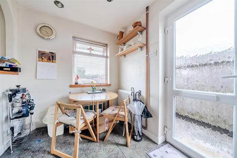 2 bedroom bungalow for sale, Longmeadow Road, Keynsham, Bristol