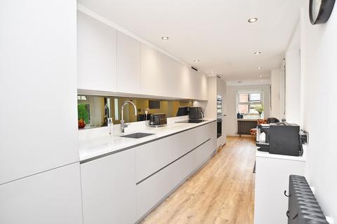 5 bedroom end of terrace house for sale, Robert Street, Harrogate, HG1