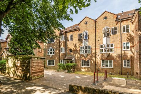 Overton Road, Sutton