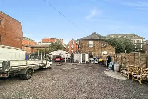 Semi detached house for sale, Slough