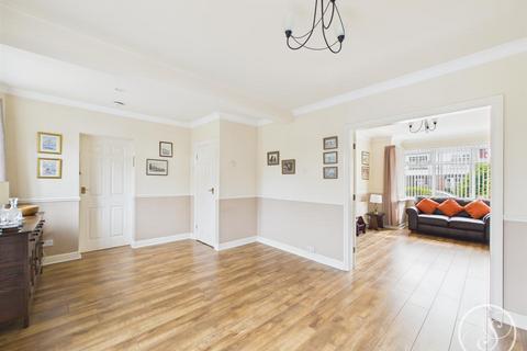 3 bedroom semi-detached house for sale, Plantation Avenue, Leeds