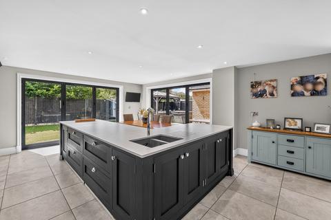 6 bedroom detached house for sale, Lesser Avenue, Wixams