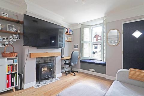 2 bedroom semi-detached house for sale, Earlswood Road, Redhill