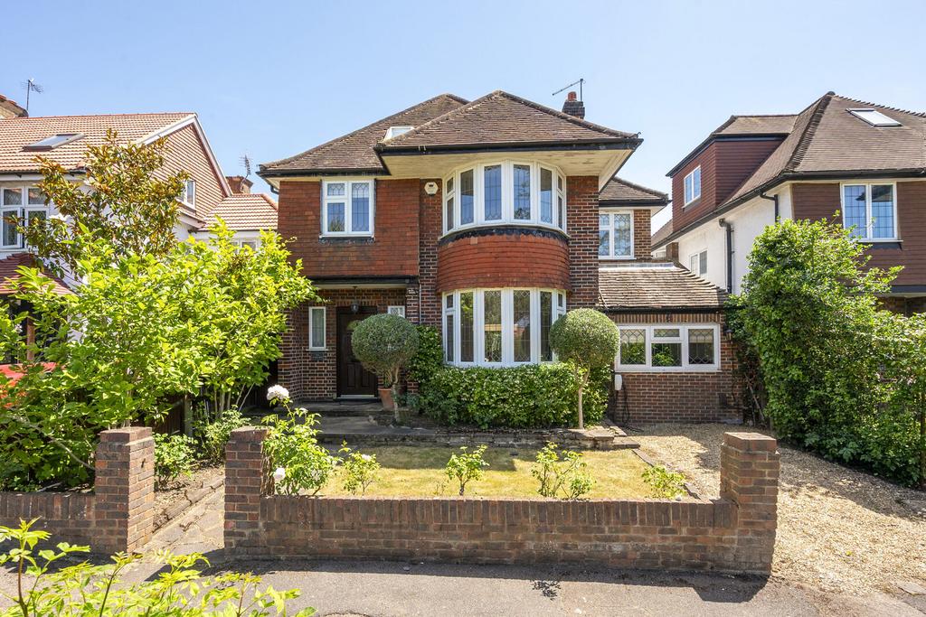 Detached house exterior, driveway