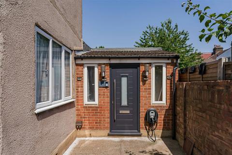 3 bedroom maisonette for sale, Leopold Road, Walthamstow, London, E17