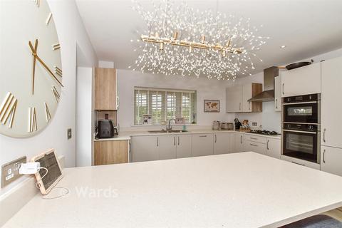 4 bedroom detached house for sale, Carpenters Lane, Tonbridge TN11