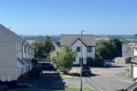 2 bedroom coach house for sale, Mullion Close, St. Austell