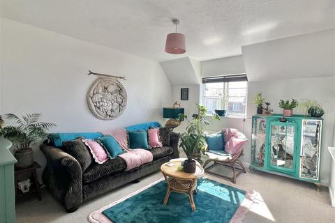 2 bedroom coach house for sale, Mullion Close, St. Austell