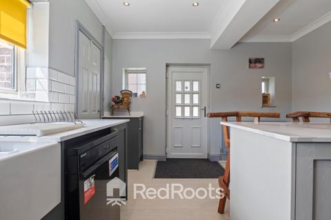 3 bedroom semi-detached house for sale, Chestnut Avenue, Carcroft, Doncaster, South Yorkshire, DN6
