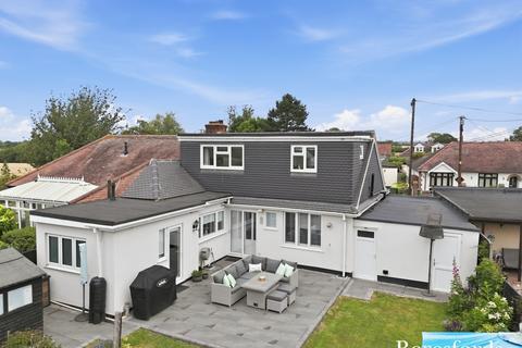 Wilsman Road, South Ockendon, RM15