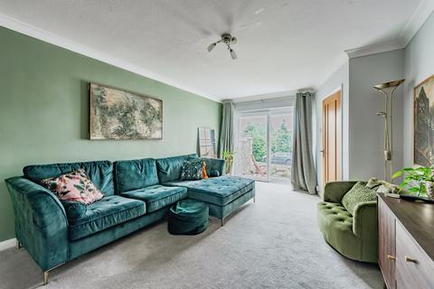 2 bedroom end of terrace house for sale, Oxford Road, Redhill