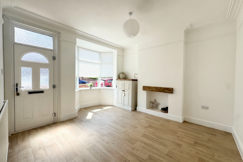 3 bedroom semi-detached house for sale, Kings Road, Loughborough LE12