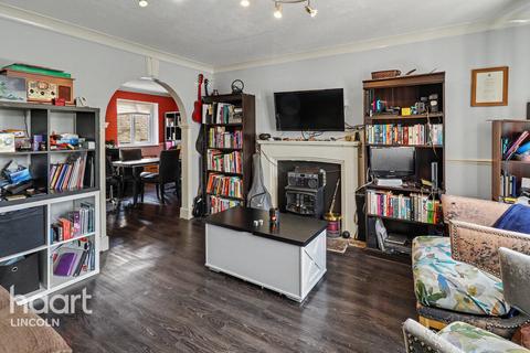 3 bedroom semi-detached house for sale, Falklands Close, Lincoln