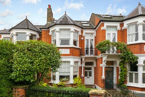 Pagoda Avenue, Richmond, TW9
