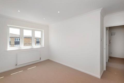 2 bedroom apartment for sale, Fox Hollow Drive, Bexleyheath, DA7