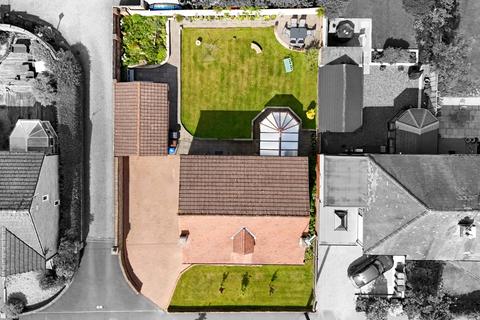 4 bedroom detached house for sale, Furniss Avenue, Dore, S17 3QL