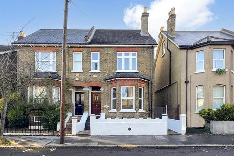 4 bedroom semi-detached house to rent, Alexandra Road, Croydon CR0