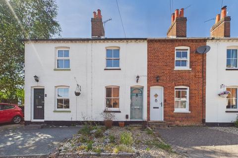 2 bedroom terraced house to rent, Mount Pleasant, Wokingham, Berkshire, RG41