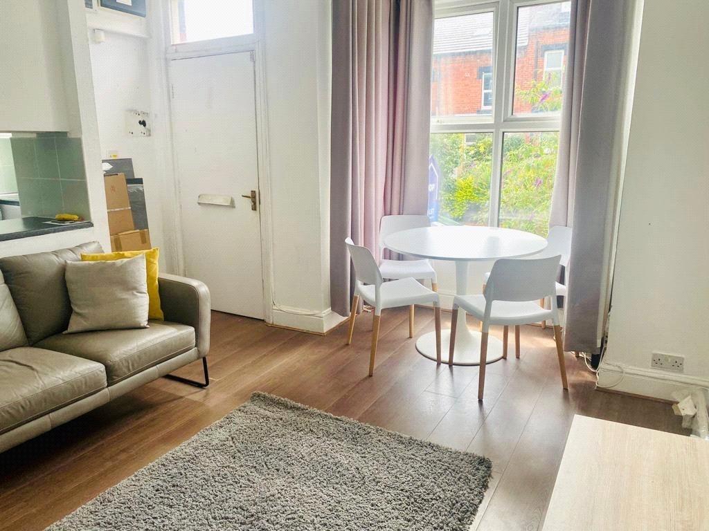 House in Leeds, West Yorkshire - View 2