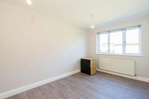 2 bedroom flat to rent, Ashville Road, London, E11