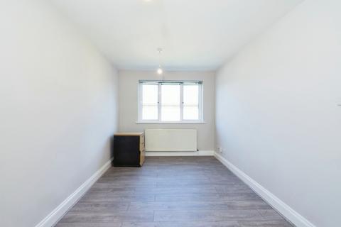 2 bedroom flat to rent, Ashville Road, London, E11