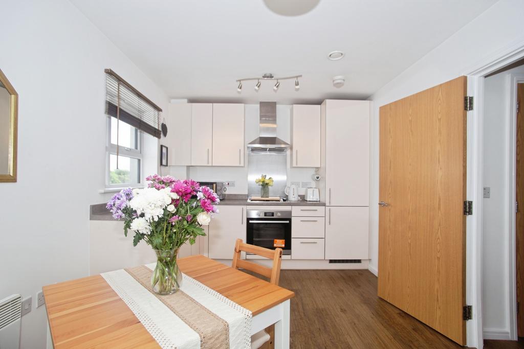 Apartment in Salford, Greater Manchester - View 5