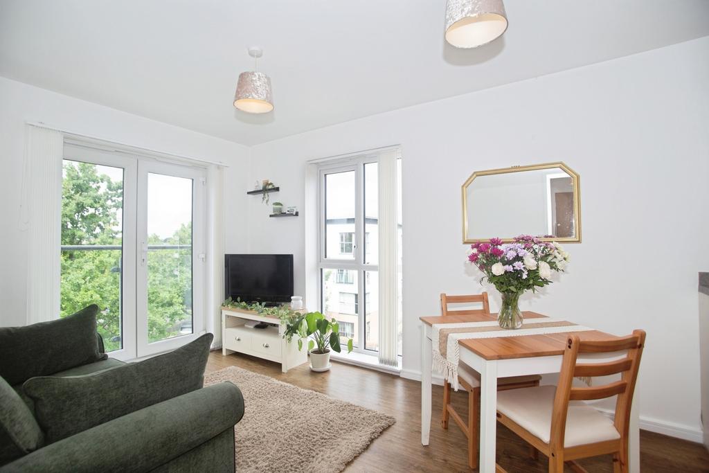 Apartment in Salford, Greater Manchester - More