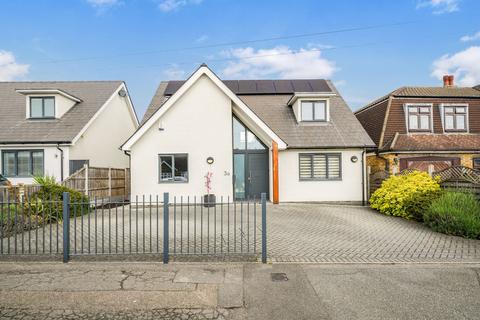 5 bedroom detached house for sale, Poole Road, Hornchurch, RM11