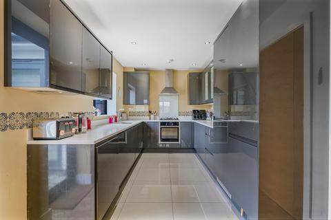 5 bedroom detached house for sale, Poole Road, Hornchurch, RM11