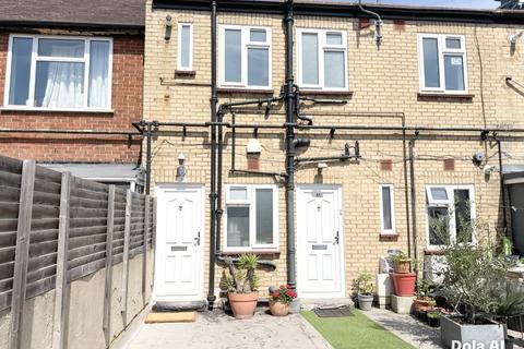 2 bedroom flat to rent, Tolworth Broadway, Surbiton, KT6