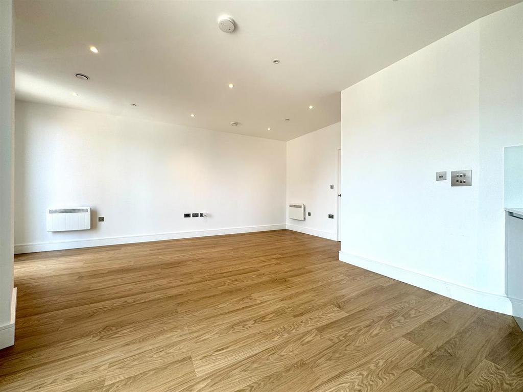 Apartment in Birmingham, Chinese Quarter, Digbeth - View 4