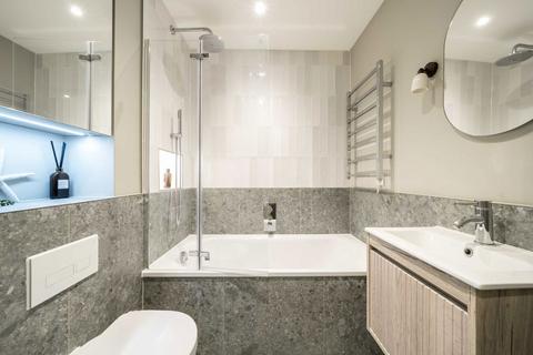 2 bedroom flat for sale, Craven Avenue, London W5