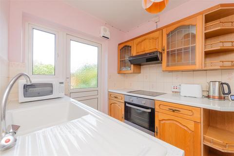5 bedroom semi-detached house for sale, Oakmere Road, London SE2