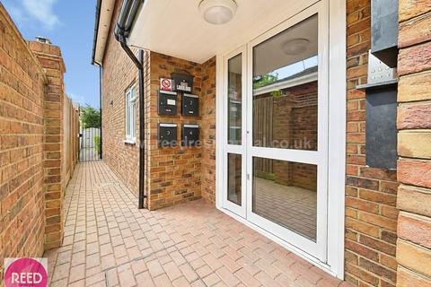 2 bedroom flat for sale, 2 Riverbreeze, 283 Ferry Road, Hockley