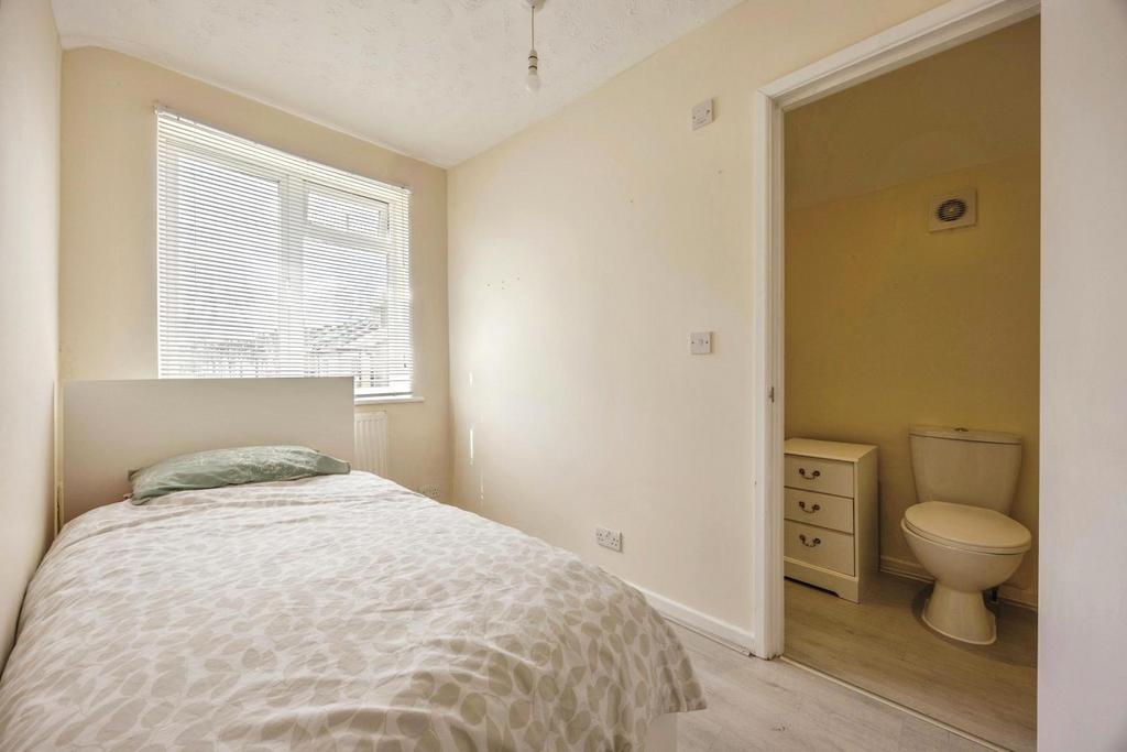 En suite bedroom, en suite