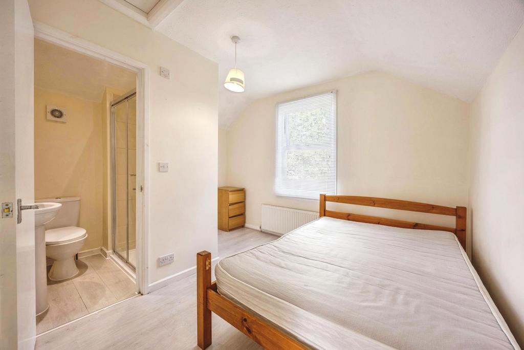 En suite bedroom, en suite