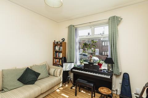 3 bedroom end of terrace house for sale, Cliffefield Road, Swinton S64