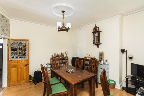 3 bedroom end of terrace house for sale, Cliffefield Road, Swinton S64