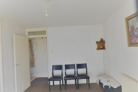 1 bedroom flat to rent, Pershore Close, IG2 6RR