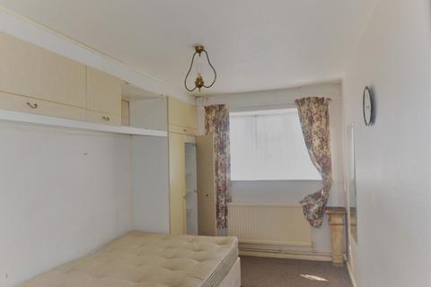1 bedroom flat to rent, Pershore Close, IG2 6RR