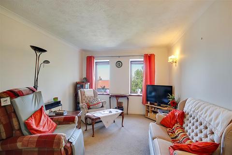 1 bedroom retirement property for sale, Homesteyne House, Broadwater, BN14