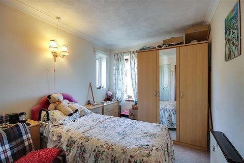 1 bedroom retirement property for sale, Homesteyne House, Broadwater, BN14