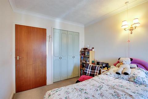 1 bedroom retirement property for sale, Homesteyne House, Broadwater, BN14